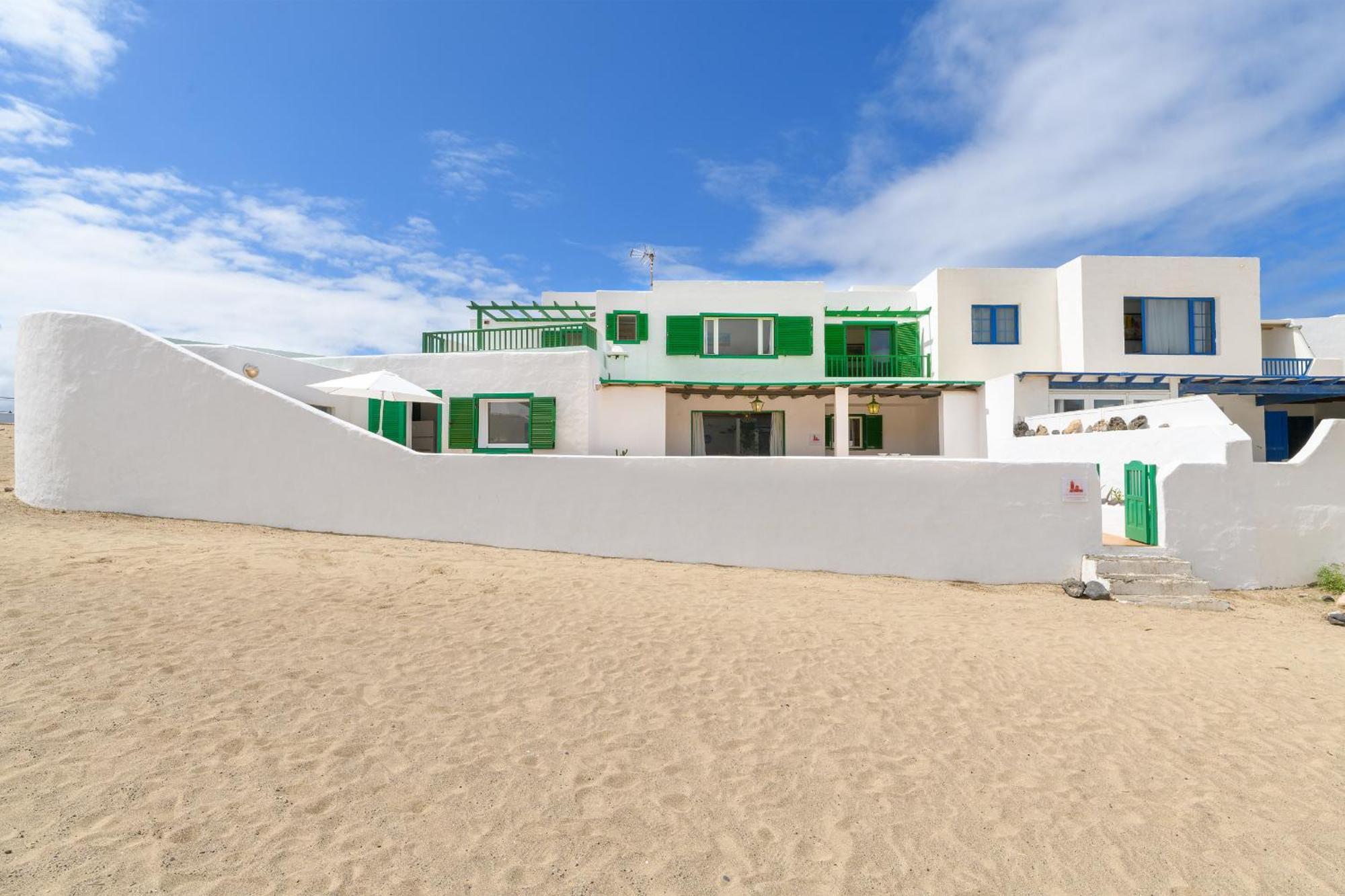 Famara Caracolillos, La Casa Exterior photo